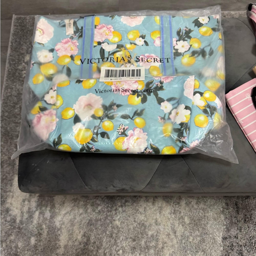 Victoria’s Secret tote